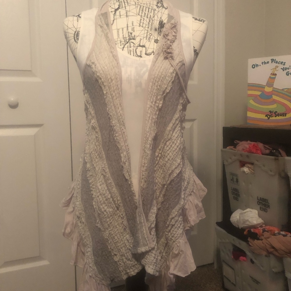 Buckle vest